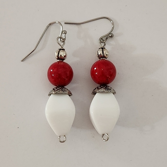 Hand Crafted Earrings Pierced Red White Silver Drop Dangle - Picture 5 of 5
